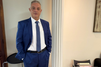 Leonardo Manzan explica como a judicialização das políticas energéticas afeta investimentos e estabilidade econômica.