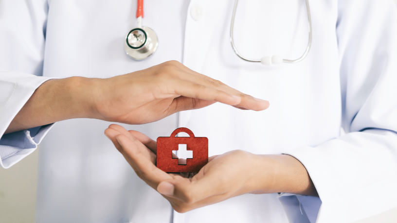 Elias Assum Sabbag Junior explica como enfrentar as desigualdades no acesso à saúde e promover um sistema mais justo para todos.