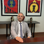 Leonardo Manzan avalia os impactos tributários da descentralização dos sistemas de armazenamento de energia no ambiente pós-IBS/CBS.