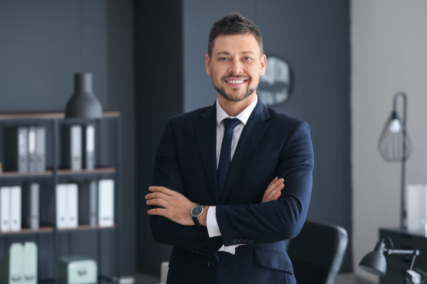 Para Hebron Costa Cruz de Oliveira, a formação de repertório cultural e jurídico é essencial para uma advocacia lúcida e consistente.