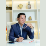 Milton Seigi Hayashi analisa os benefícios e limites dos biomateriais na cirurgia plástica.