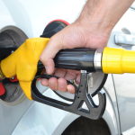 Combustível caro no Distrito Federal aumenta tensão política e afeta diretamente o bolso do cidadão