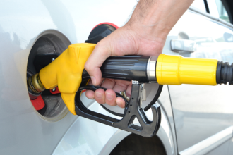 Combustível caro no Distrito Federal aumenta tensão política e afeta diretamente o bolso do cidadão