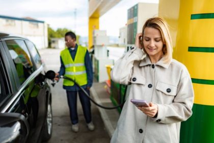 Aplicativos para encontrar gasolina mais barata: tecnologia ajuda motoristas a economizar combustível