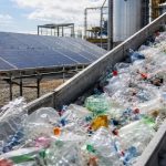 Tecnologia que transforma lixo plástico em combustível limpo pode mudar o futuro da energia sustentável