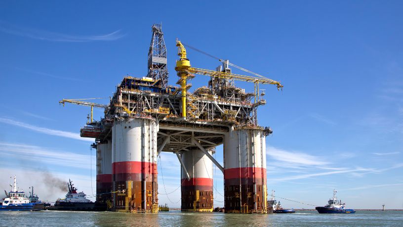 Exportação de Petróleo dos EUA: Por Que Washington Resiste a Cortar o Fornecimento Global Mesmo com Combustíveis em Alta